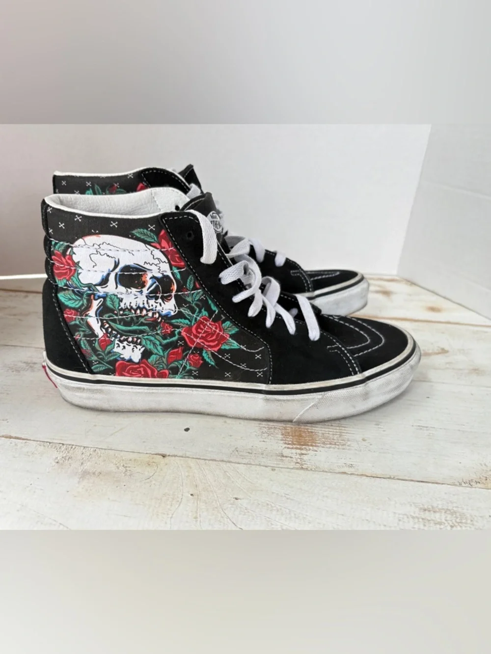 VANS Sk8-Hi Rose Skulls sneakers hi-top punk goth skate sz 9 women 7.5 men suede